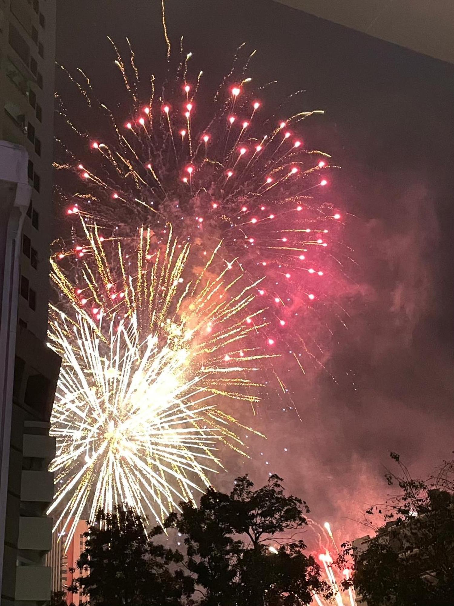 Sovereign Group Hotel At Pratunam Bangkok Buitenkant foto